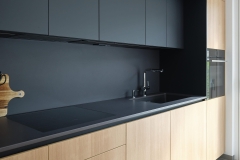 Mizarstvo-Nemec-hiša-antracit-8-scaled